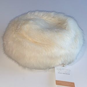 Cream/White Fur (Unknown if Real/Faux) Hat